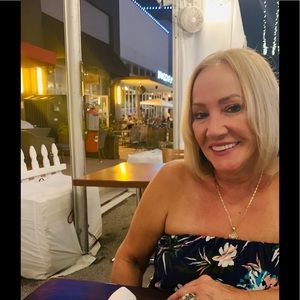 Meet your Posher, Connie